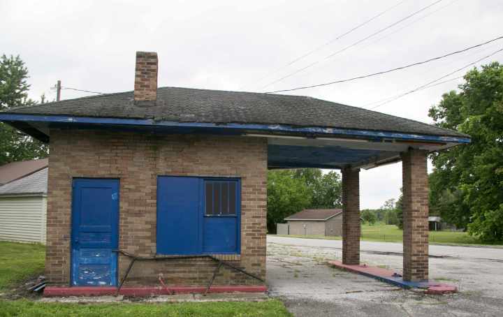Gas Station - Vincennes.jpg